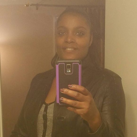 Meet your Posher, Angie - Picture 1 of 1